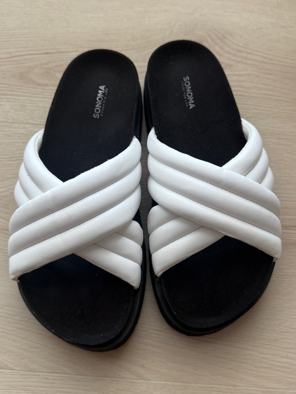 Sonoma White Quilted Slide Sandals for Women size 6